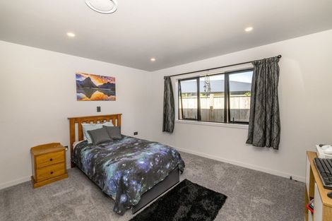 Photo of property in 8 Gladys Place, Levin, 5510
