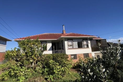 Photo of property in 8 Britton Avenue, Mount Roskill, Auckland, 1041