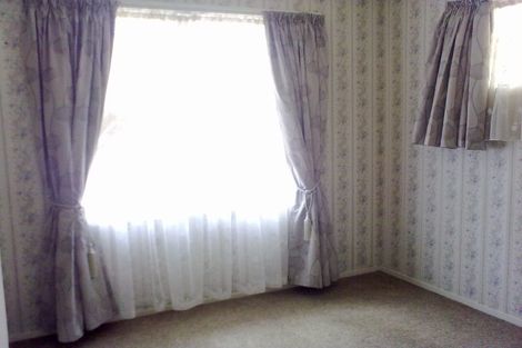 Photo of property in 3 Tanera Crescent, Brooklyn, Wellington, 6021