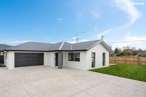 Photo of property in 2a Margate Street, Waihola, Milton, 9073