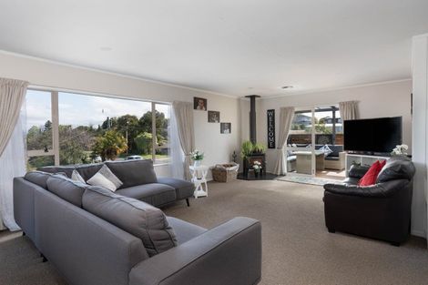 Photo of property in 37 Sunset Street, Hilltop, Taupo, 3330
