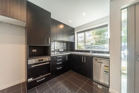 Photo of property in 24u2 Princess Terrace, Newtown, Wellington, 6021