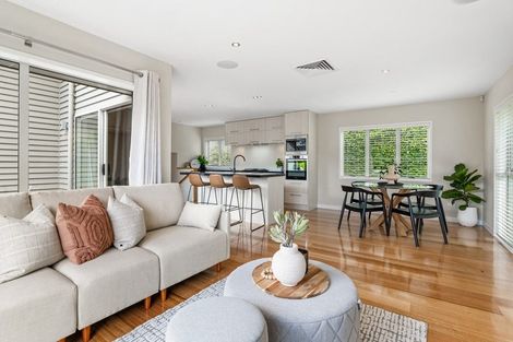 Photo of property in 5 Mural Place, Greenhithe, Auckland, 0632
