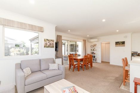 Photo of property in 12 Rotoiti Way, Poraiti, Napier, 4112
