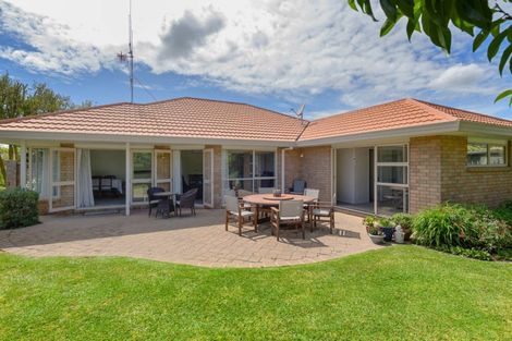 Photo of property in 35 Admiral Crescent, Flagstaff, Hamilton, 3210