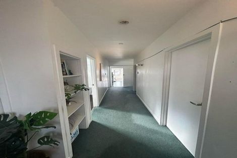 Photo of property in 2/119 Carlisle Road, Northcross, Auckland, 0632