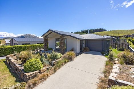 Photo of property in 16 Makomako Road, Wanaka, 9305