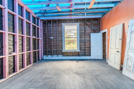 Photo of property in 1 Phillips Street, Kensington, Dunedin, 9011