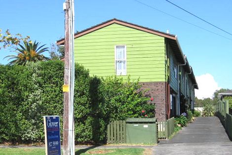 Photo of property in 2/46 Seabrook Avenue, New Lynn, Auckland, 0600