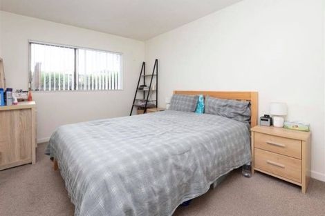 Photo of property in 9 Darren Crescent, Half Moon Bay, Auckland, 2012