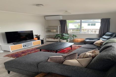Photo of property in 2/18 Elliott Avenue, Bayview, Auckland, 0629