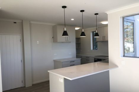 Photo of property in 2d/4 Sunnynook Road, Sunnynook, Auckland, 0620