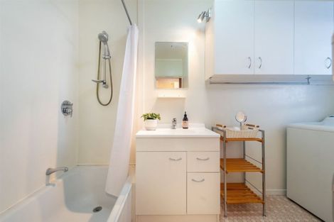 Photo of property in 2/16 Willerton Avenue, New Lynn, Auckland, 0600