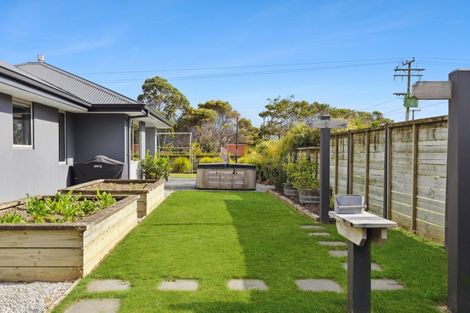 Photo of property in 56 Parapara Beach Road, Parapara, Takaka, 7182