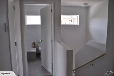 Photo of property in 8 Kopiko Way, Brooklyn, Wellington, 6021