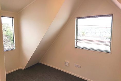 Photo of property in 2/12 Grenadine Place, Unsworth Heights, Auckland, 0632