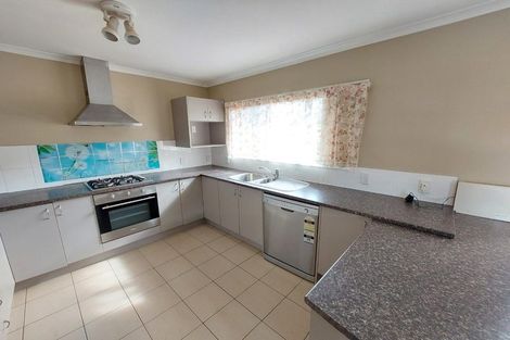 Photo of property in 27 Gordon Stanley Drive, Massey, Auckland, 0614