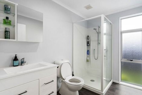 Photo of property in 58 Exeter Crescent, Takaro, Palmerston North, 4412