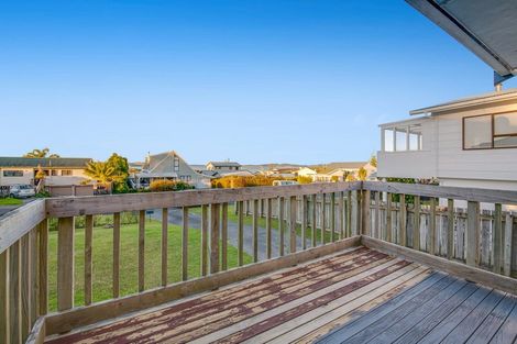 Photo of property in 11 Kawau View Road, Snells Beach, 0920