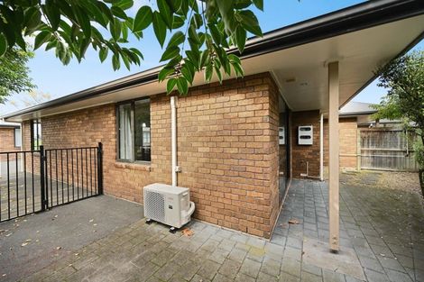Photo of property in 1/240 Old Farm Road, Hillcrest, Hamilton, 3216