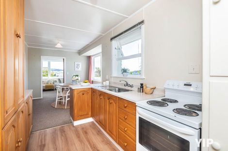 Photo of property in 18 Jane Grove, Paparangi, Wellington, 6037