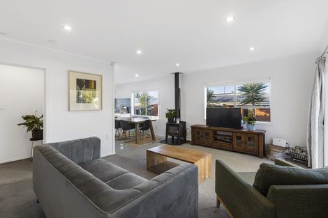 Photo of property in 19 Brook Street, Milford, Auckland, 0620
