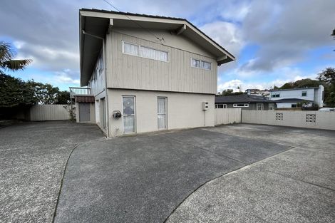 Photo of property in 337 East Coast Road, Mairangi Bay, Auckland, 0630