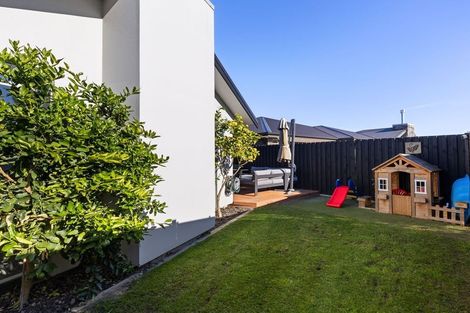 Photo of property in 40 Freedom Drive, Kelvin Grove, Palmerston North, 4414