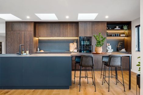 Photo of property in 72 Kirimoko Crescent, Wanaka, 9305