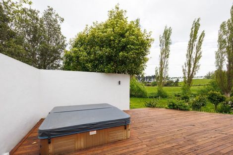 Photo of property in 31 Kahuterawa Road, Linton, Palmerston North, 4472