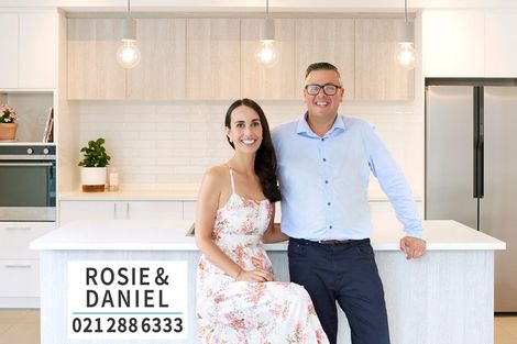 Photo of property in 10 Taioma Crescent, Te Atatu Peninsula, Auckland, 0610