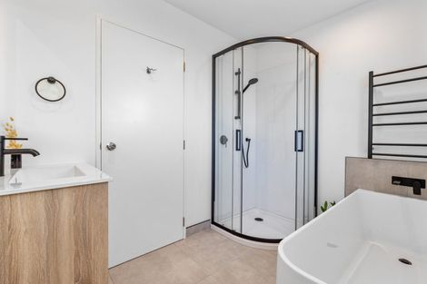 Photo of property in 69a Kervil Avenue, Te Atatu Peninsula, Auckland, 0610