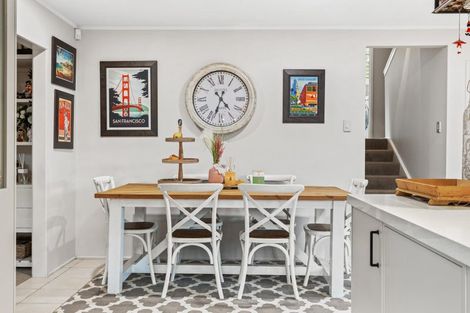 Photo of property in 6 Oystergrove Road, West Harbour, Auckland, 0618