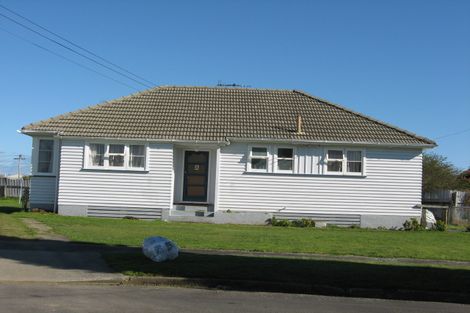 Photo of property in 36 Goldsmith Crescent, Levin, 5510