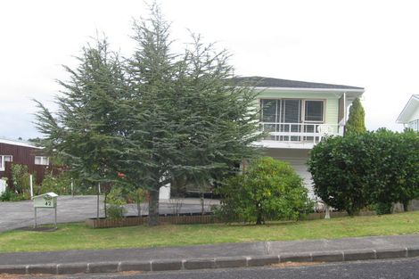 Photo of property in 1/42 Chequers Avenue, Glenfield, Auckland, 0629