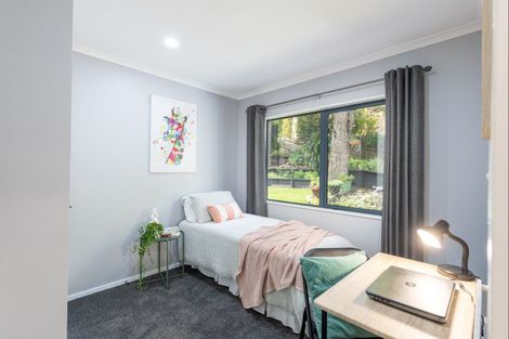 Photo of property in 43 Forest Road, Pinehaven, Upper Hutt, 5019