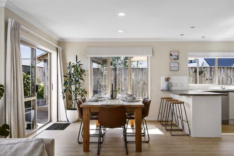 Photo of property in 15 Emery Place, Papamoa Beach, Papamoa, 3118
