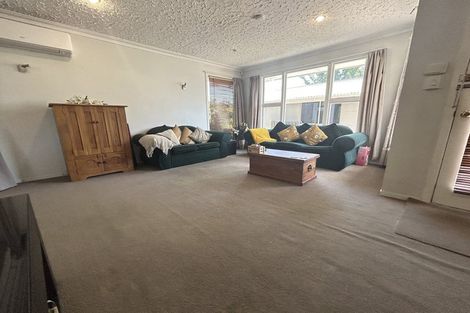 Photo of property in 12 Beatrice Place, Avonhead, Christchurch, 8042