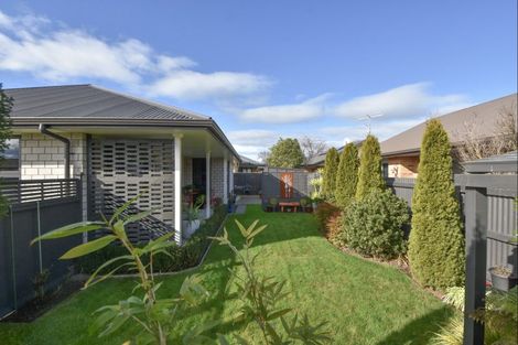 Photo of property in 2 Hereford Drive, Carterton, 5713