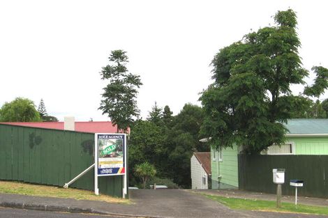 Photo of property in 1/5 Hellyers Street, Birkdale, Auckland, 0626