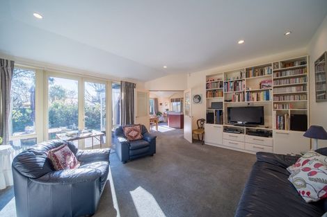 Photo of property in 87a Eastern Terrace, Beckenham, Christchurch, 8023