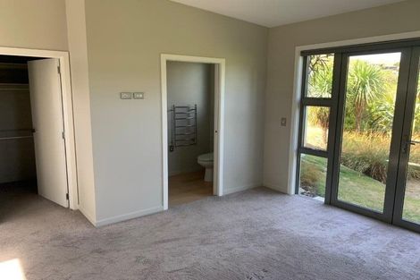 Photo of property in 2 Kahu Close, Wanaka, 9305