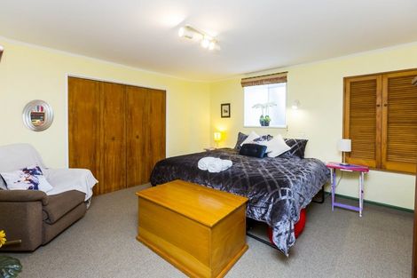 Photo of property in 31 Dowling Grove, Silverstream, Upper Hutt, 5019
