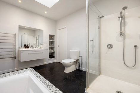 Photo of property in 24 Banbury Crescent, Fairfield, Hamilton, 3214