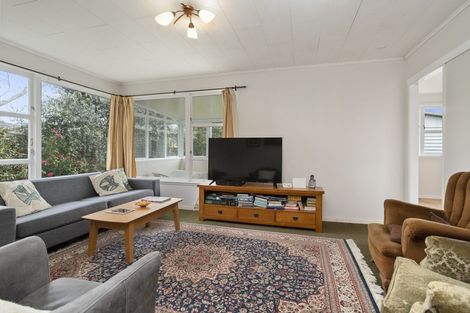 Photo of property in 63 Muir Avenue, Mangere Bridge, Auckland, 2022