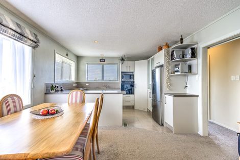 Photo of property in 12 Salmond Place, Dinsdale, Hamilton, 3204