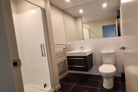 Photo of property in 2u9 Stone Street, Miramar, Wellington, 6022