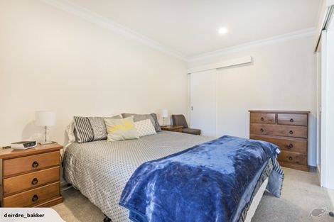 Photo of property in 2 Kopiko Way, Brooklyn, Wellington, 6021