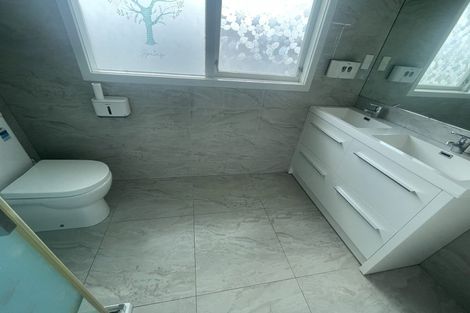 Photo of property in 48 Tauhinu Road, Greenhithe, Auckland, 0632
