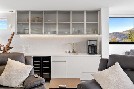 Photo of property in 34 Minaret Ridge, Wanaka, 9305